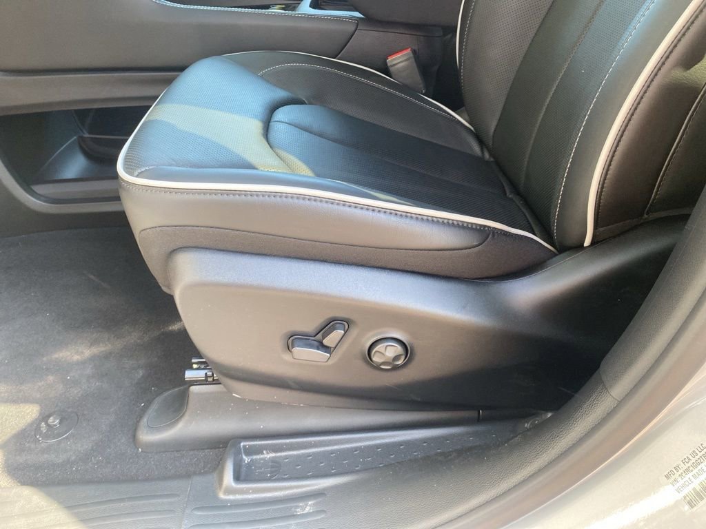 New 2026 Chrysler Pacifica Limited w/ S Appearance Package image 21