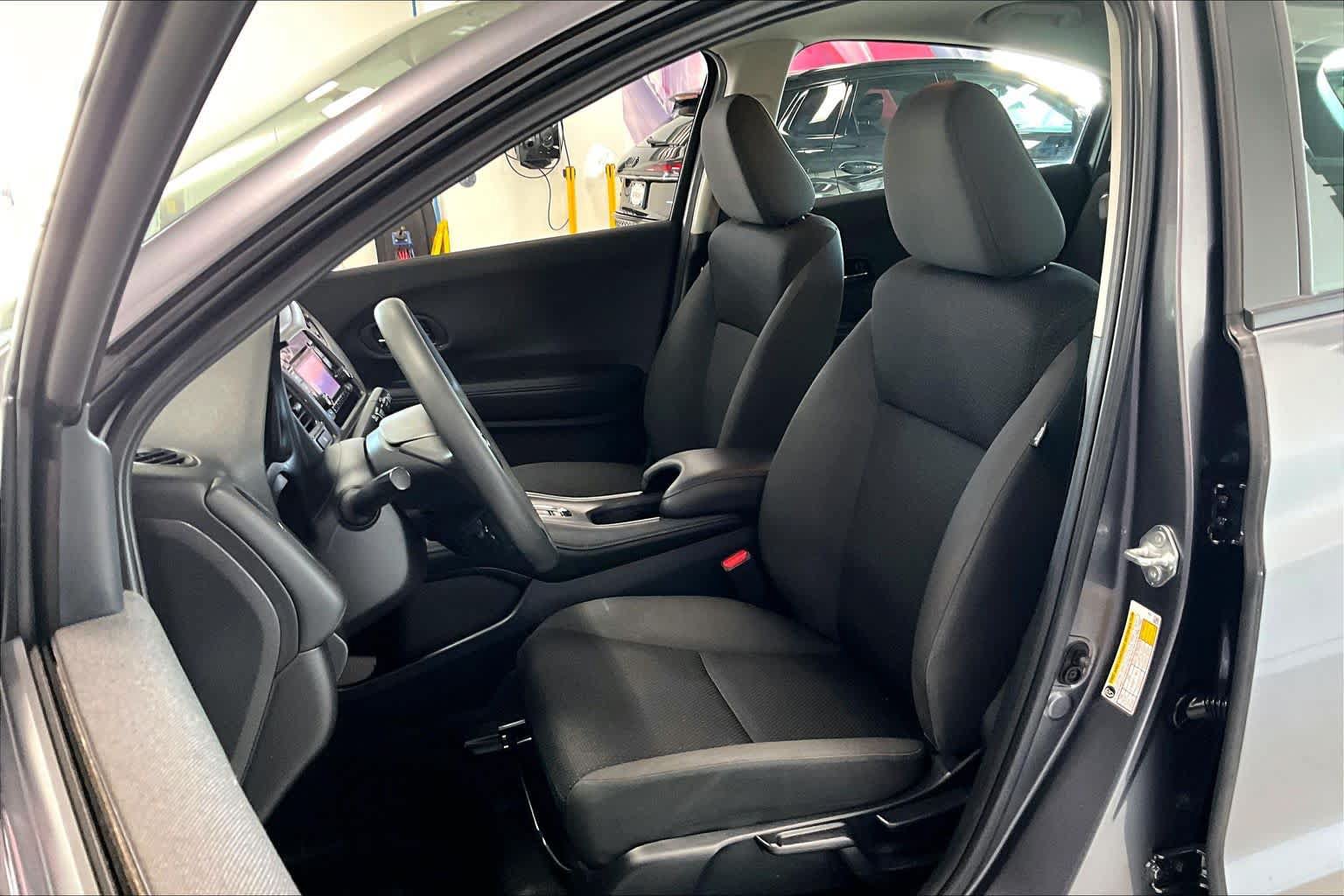 Used 2021 Honda HR-V LX image 9