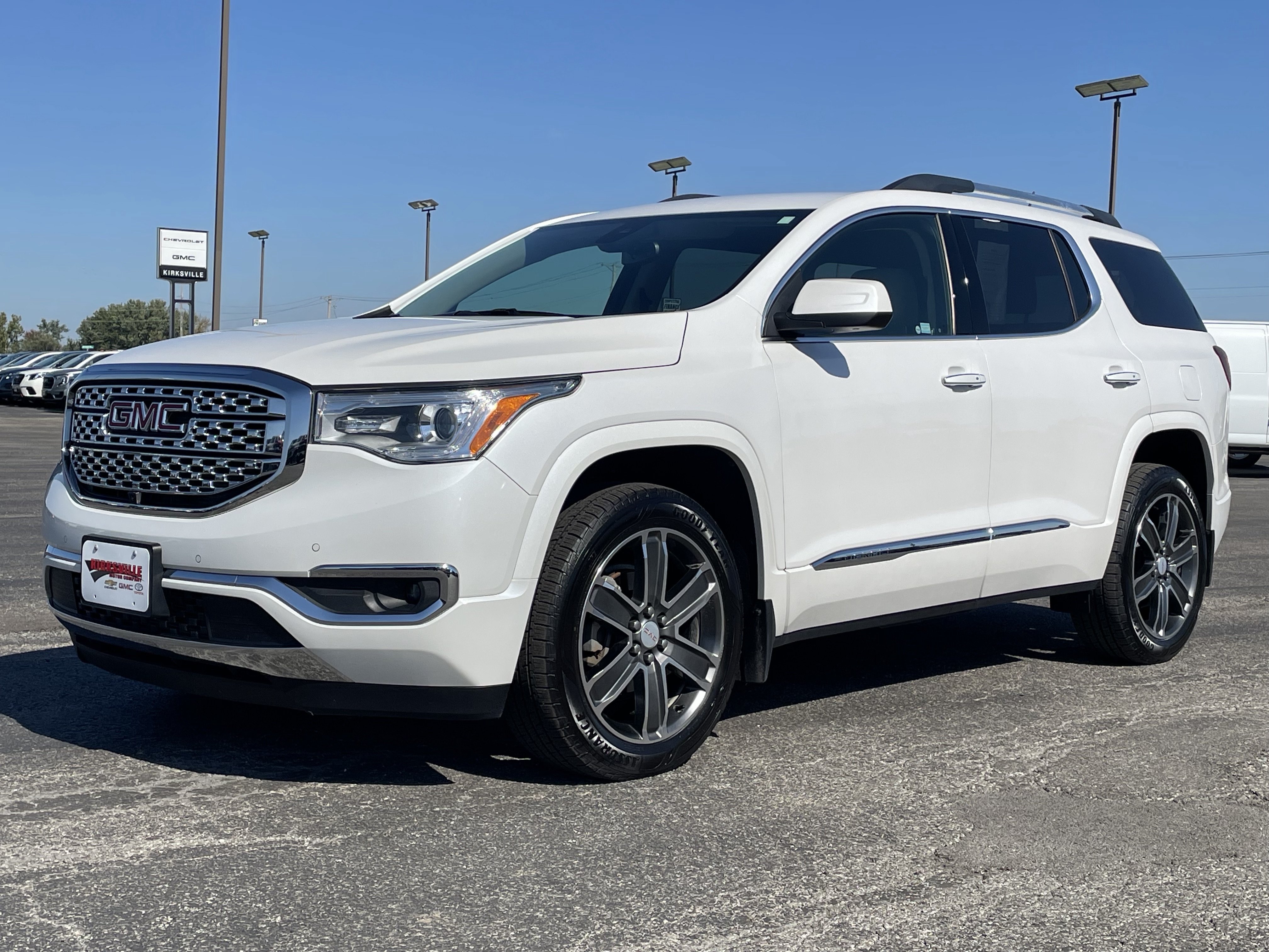 Used 2019 GMC Acadia Denali w/ Technology Package FWD image 7