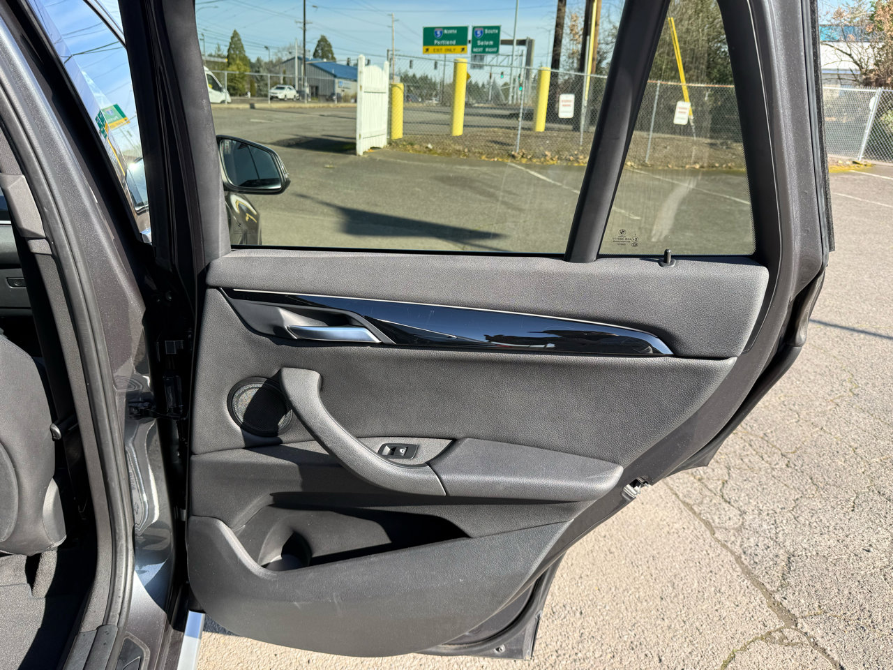 Used 2017 BMW X1 xDrive28i image 19