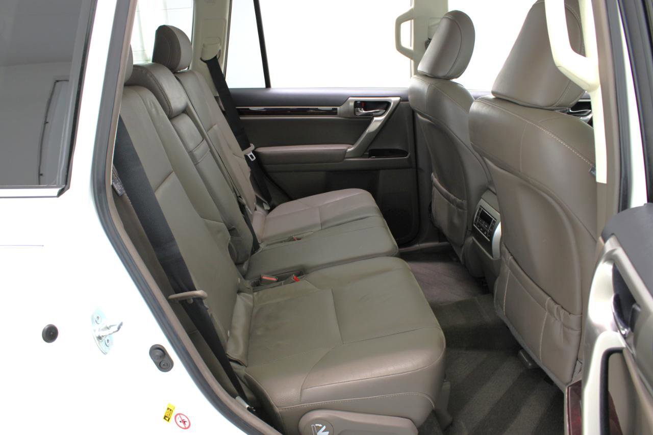 Used 2017 Lexus GX 460 Premium w/ Premium Package image 46