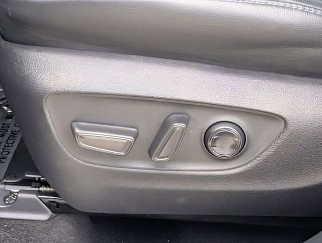 Used 2024 Toyota Highlander Limited image 26