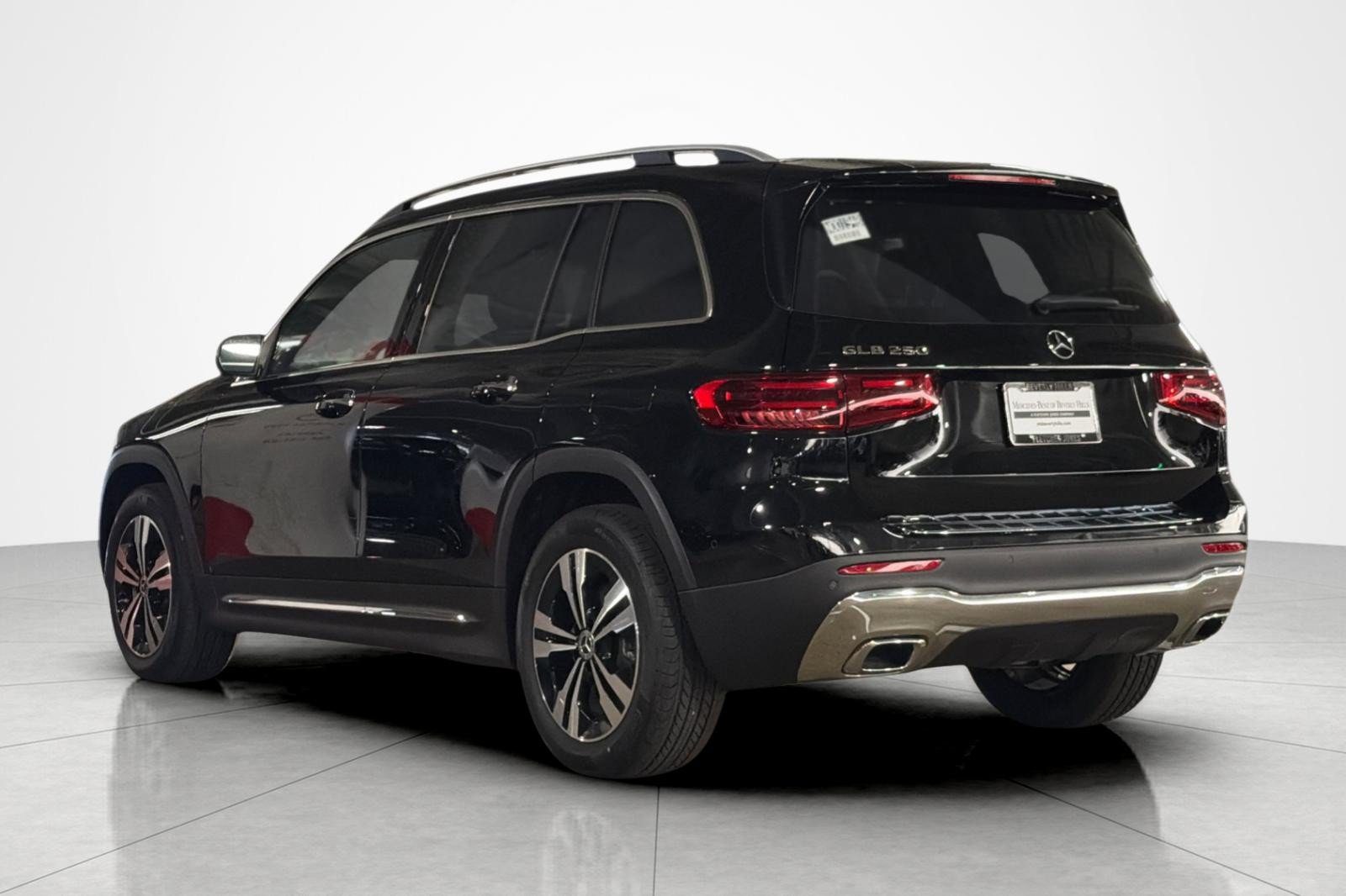 New 2026 Mercedes-Benz GLB 250 image 3