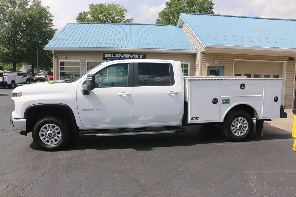 Used 2025 Chevrolet Silverado 2500 LT w/ Convenience Package AWD/4WD image 2