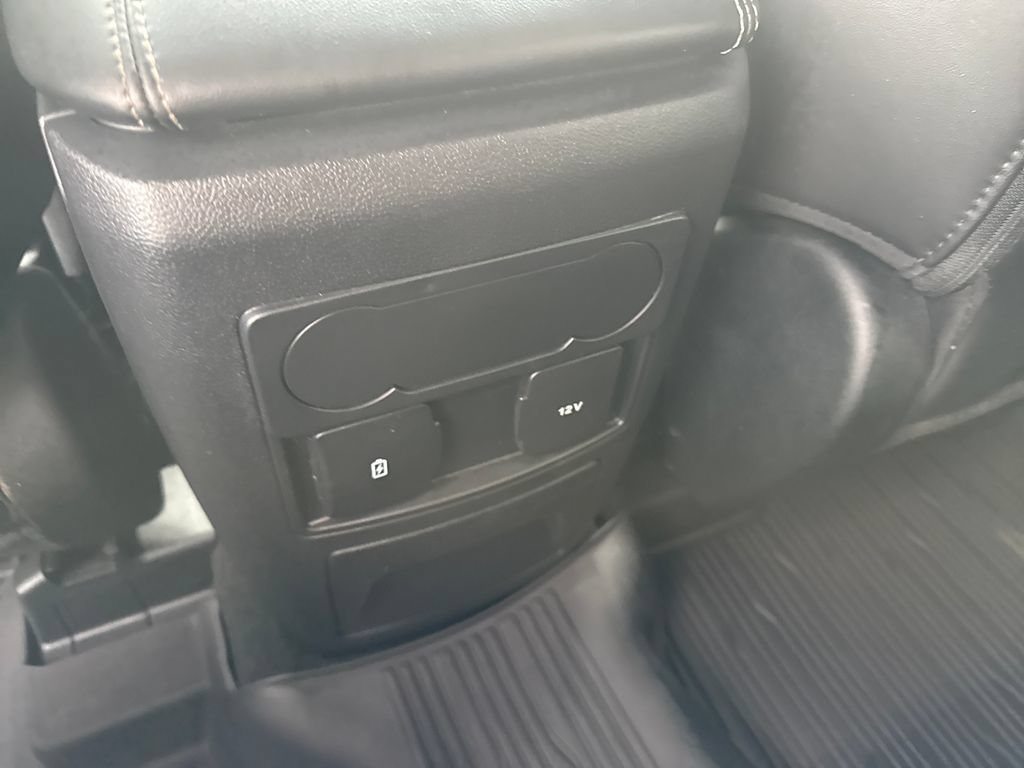 Used 2024 Ford Explorer XLT w/ Equipment Group 202A AWD/4WD image 22