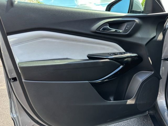 Used 2025 Chevrolet Trax LT w/ Driver Confidence Package FWD image 14