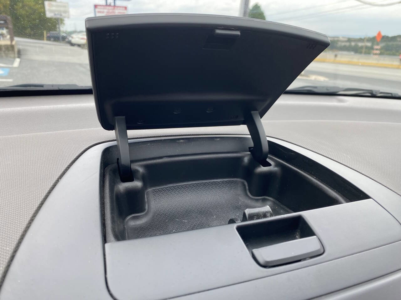 Used 2011 Hyundai Elantra image 26