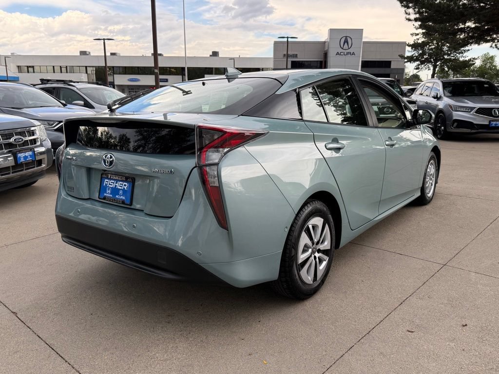 Used 2017 Toyota Prius Two w/ Prius Two Safety Plus Package FWD image 4