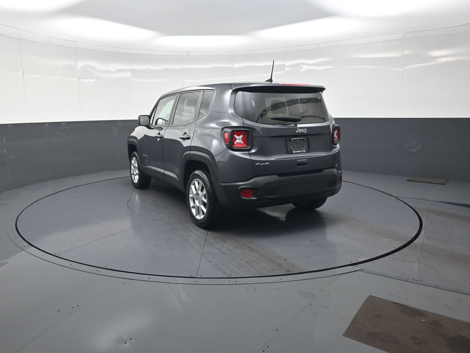 Used 2023 Jeep Renegade Latitude AWD/4WD image 5