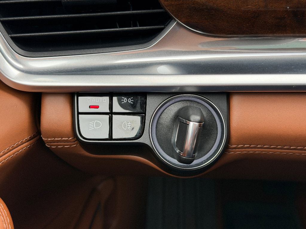 Used 2018 Porsche Panamera 4 image 6