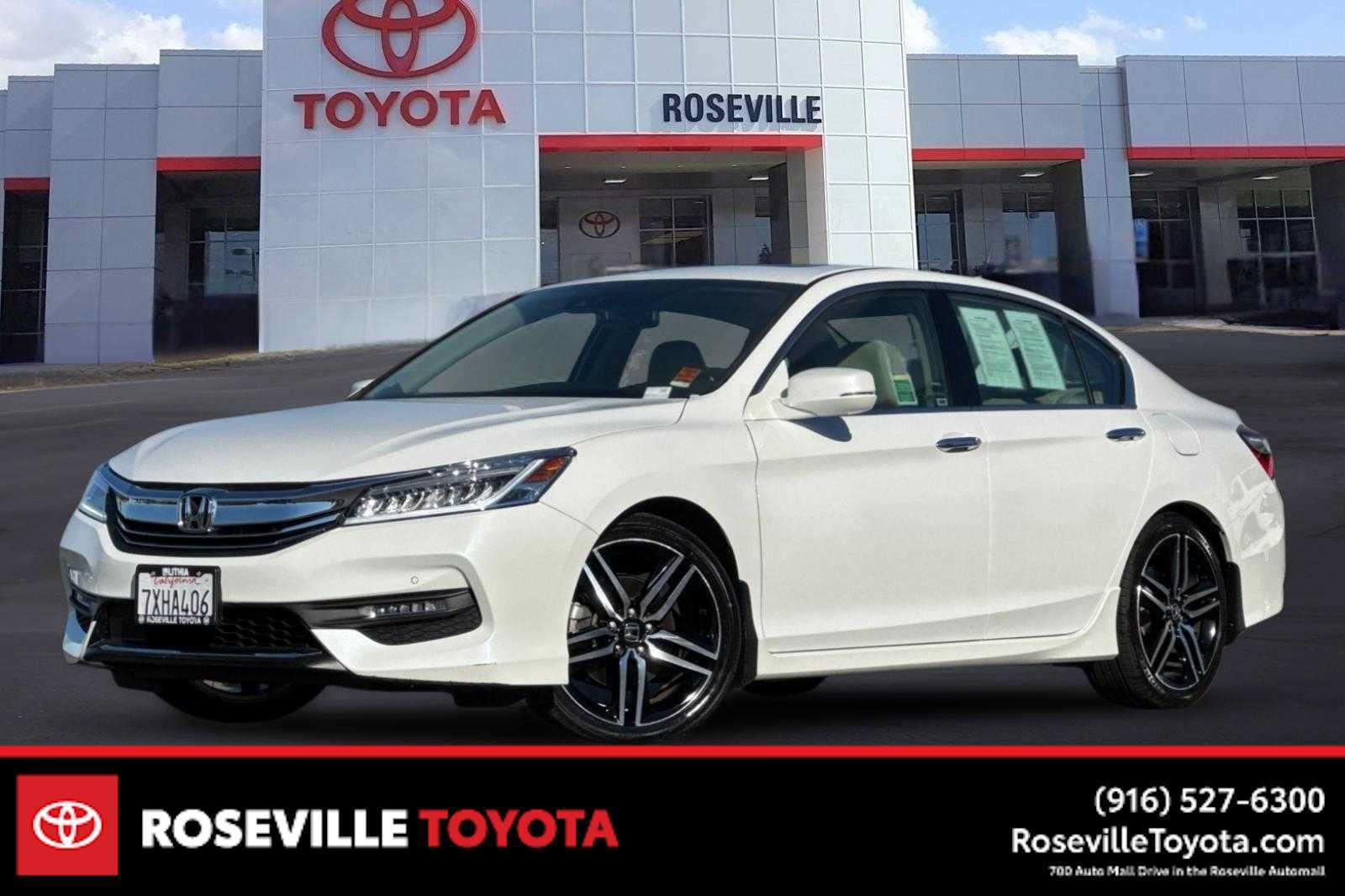 Used 2017 Honda Accord Touring image 1