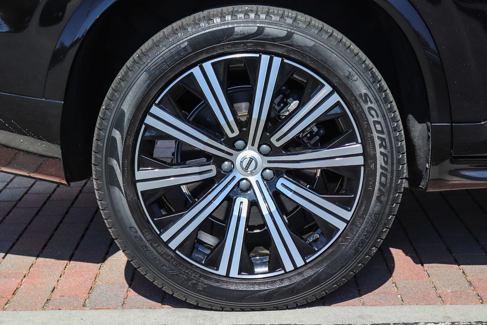 Used 2023 Volvo XC90 B5 Core w/ Protection Package Premier AWD/4WD image 10