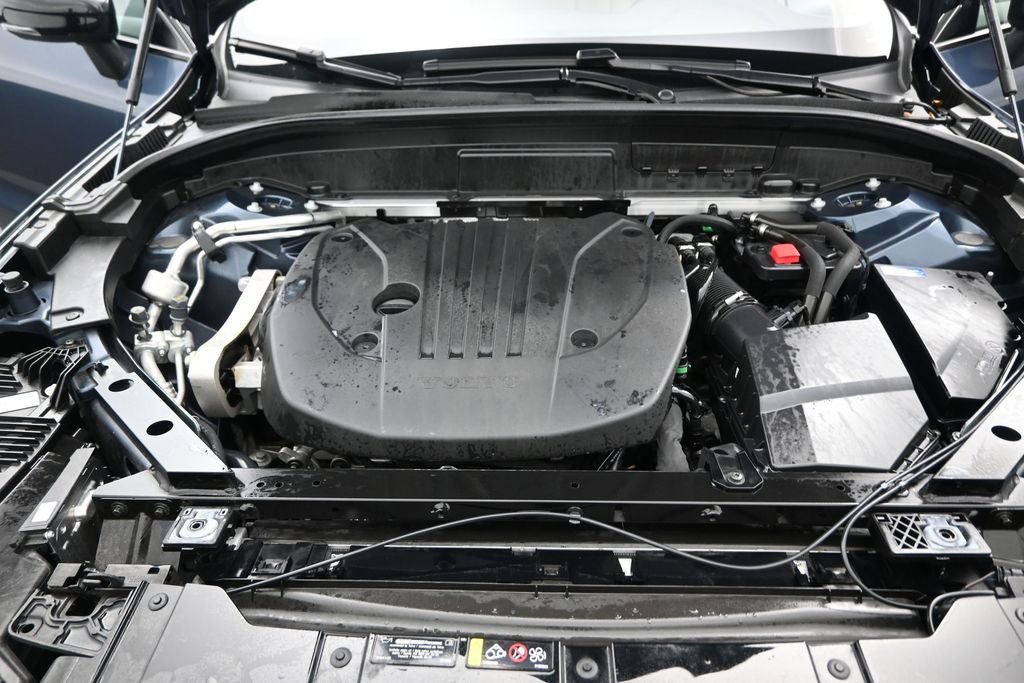 Certified 2024 Volvo XC60 B5 Core AWD/4WD image 17