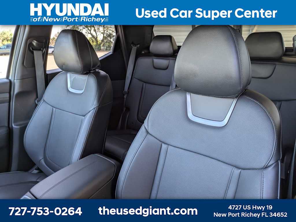 Used 2025 Hyundai Santa Cruz Limited image 7