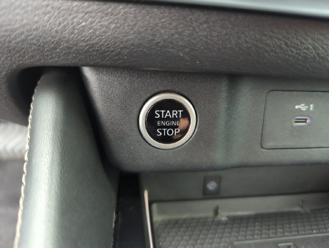 Certified 2022 Nissan Rogue Platinum w/ Head-Up Display Package FWD image 45
