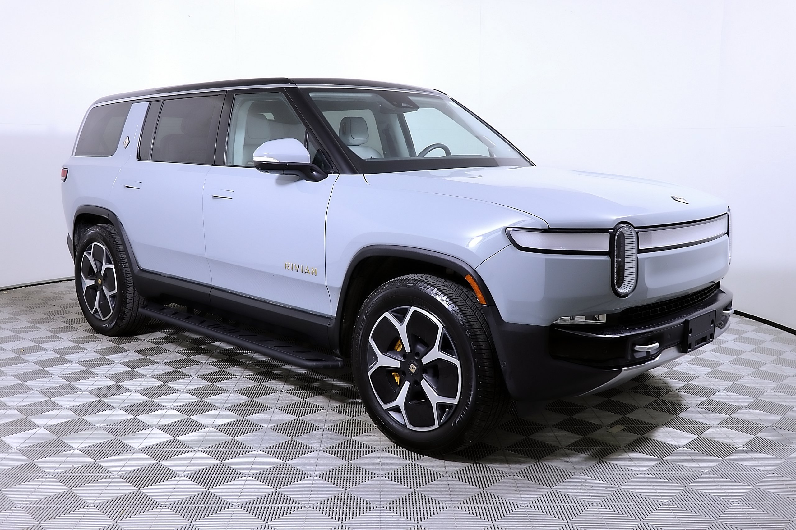Used 2023 Rivian R1S Adventure Quad AWD/4WD image 6