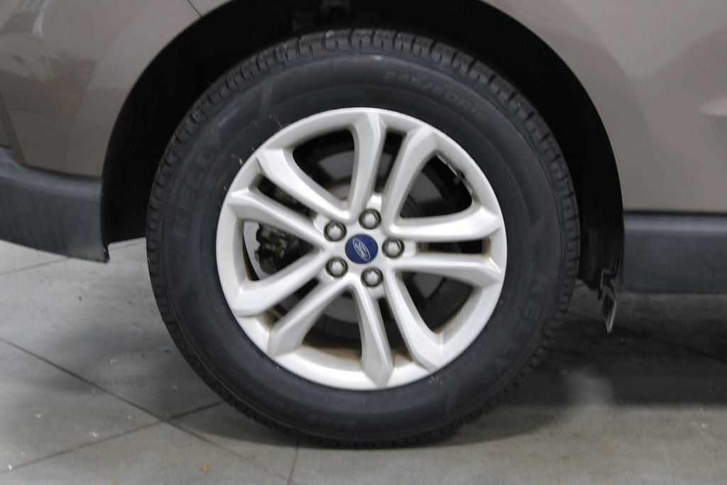 Used 2019 Ford Edge SEL w/ Equipment Group 201A FWD image 13