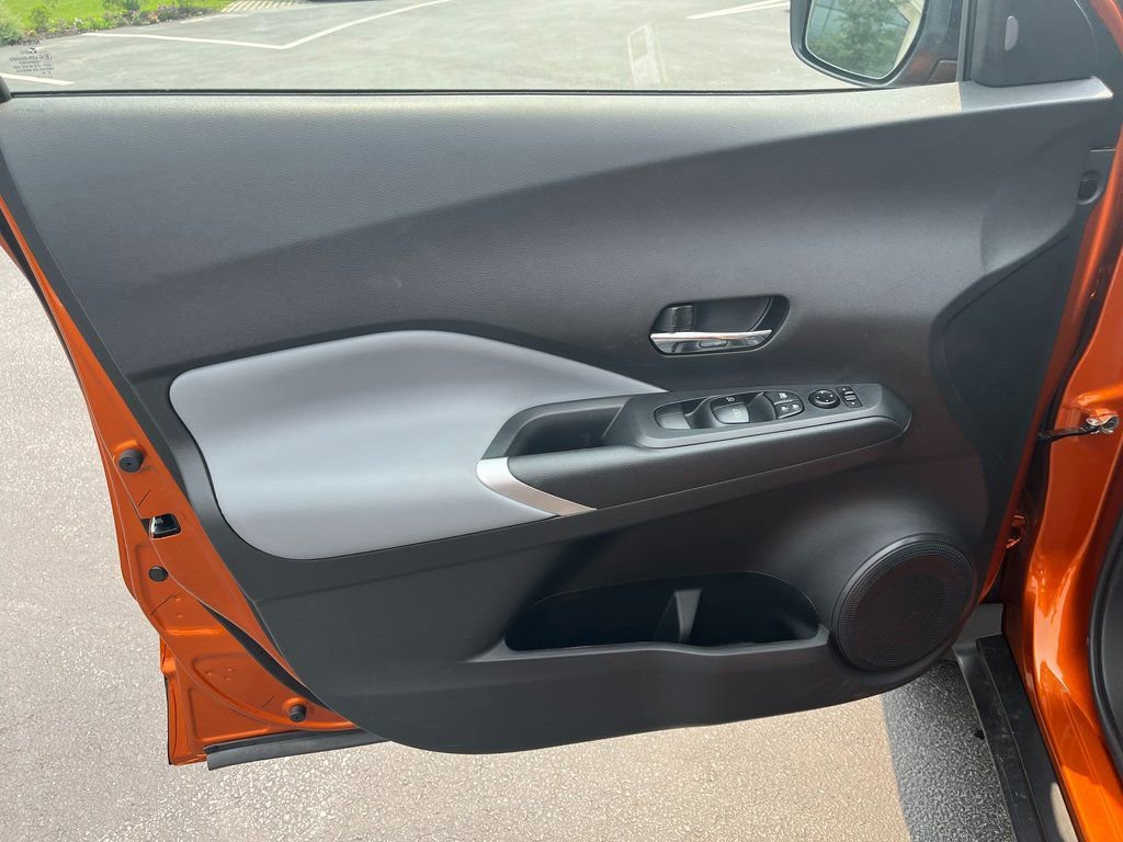 Used 2023 Nissan Kicks SR w/ SR Premium Package image 5