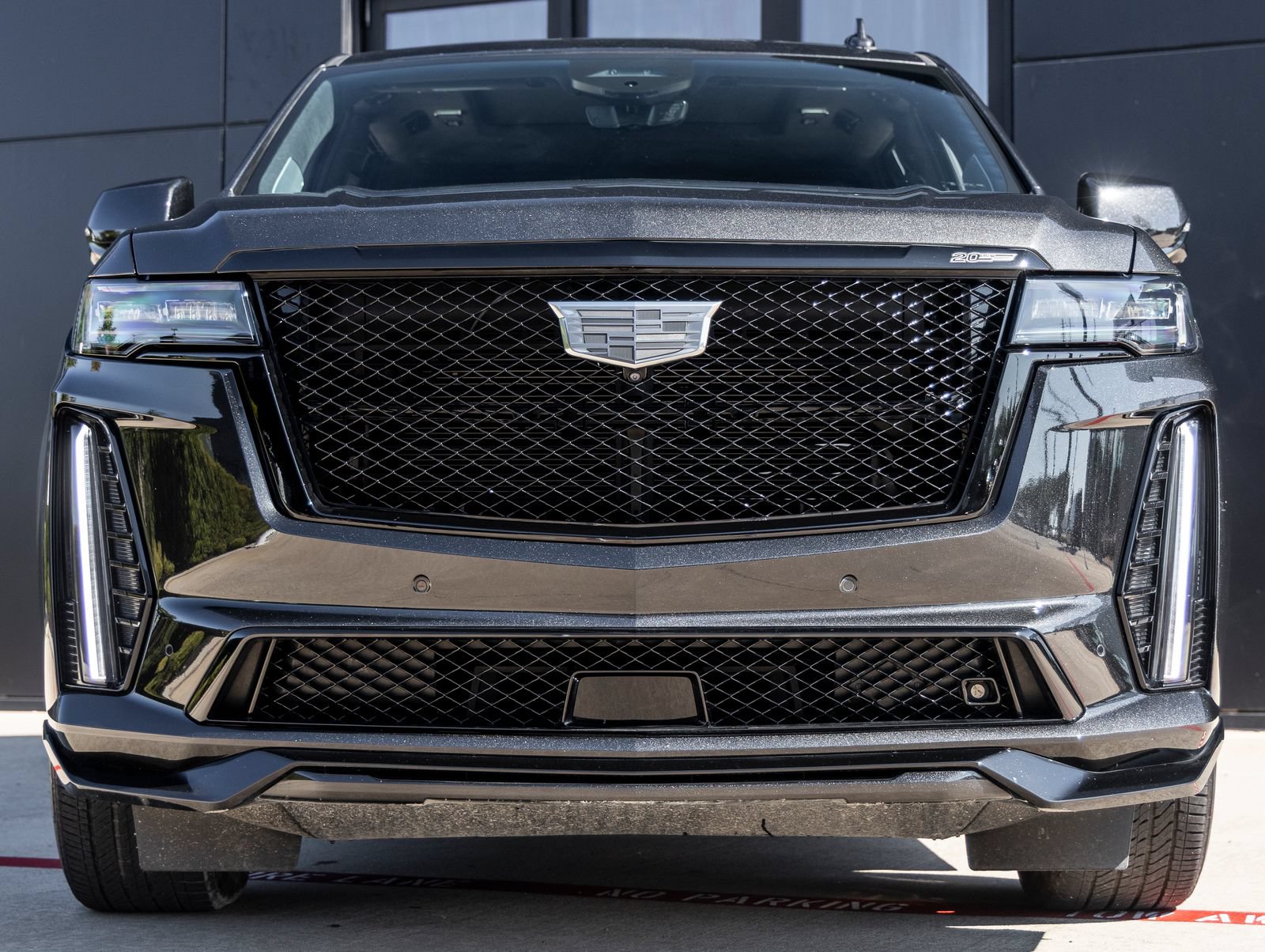 Used 2024 Cadillac Escalade ESV V AWD/4WD image 4