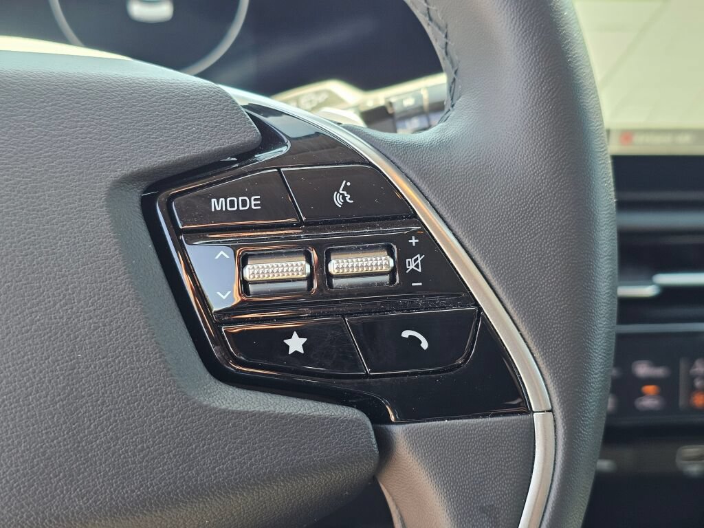 Certified 2024 Kia Niro Wind FWD image 34