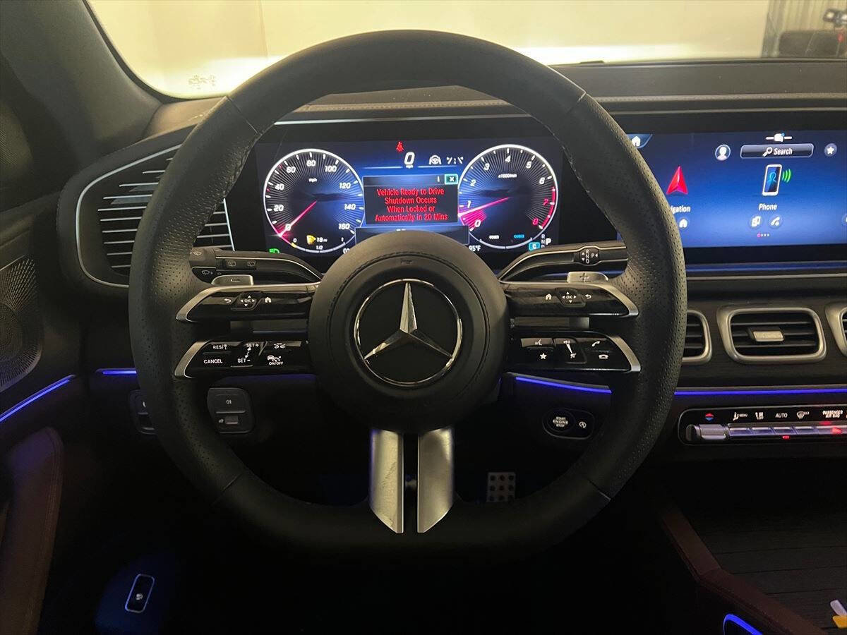 Used 2024 Mercedes-Benz GLS 450 4MATIC image 11