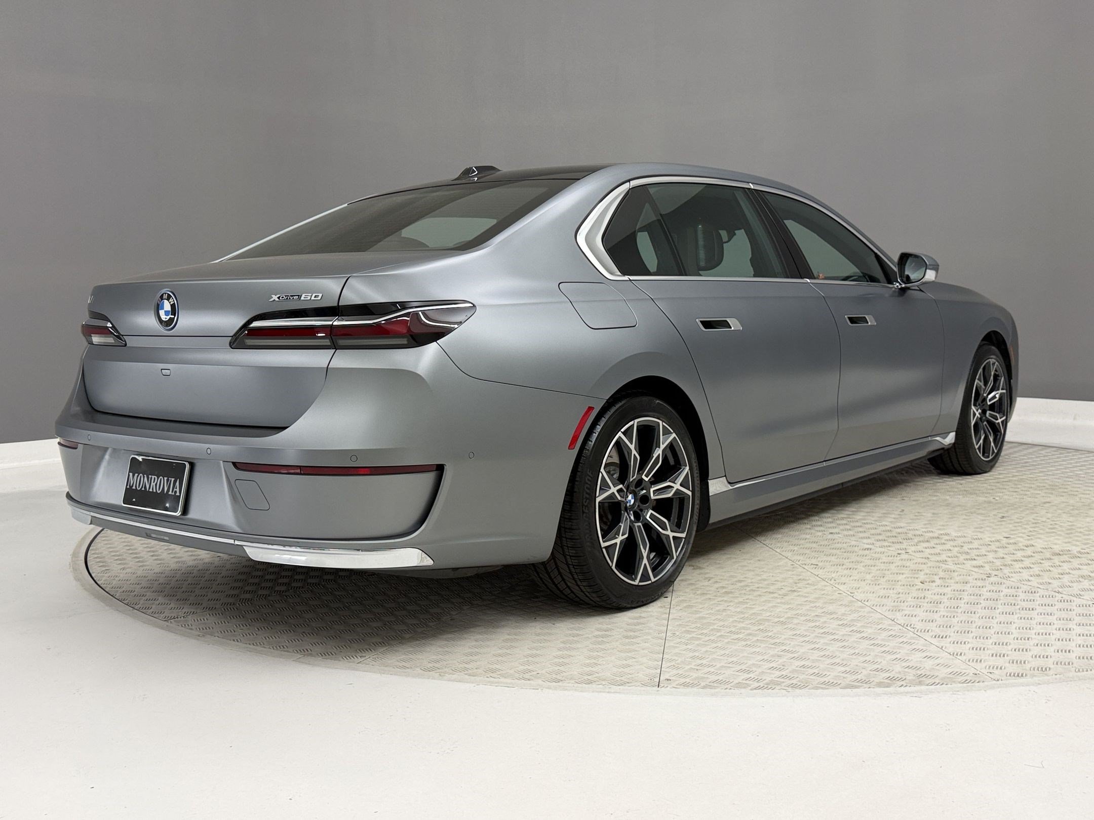 Certified 2023 BMW i7 xDrive60 AWD/4WD image 9