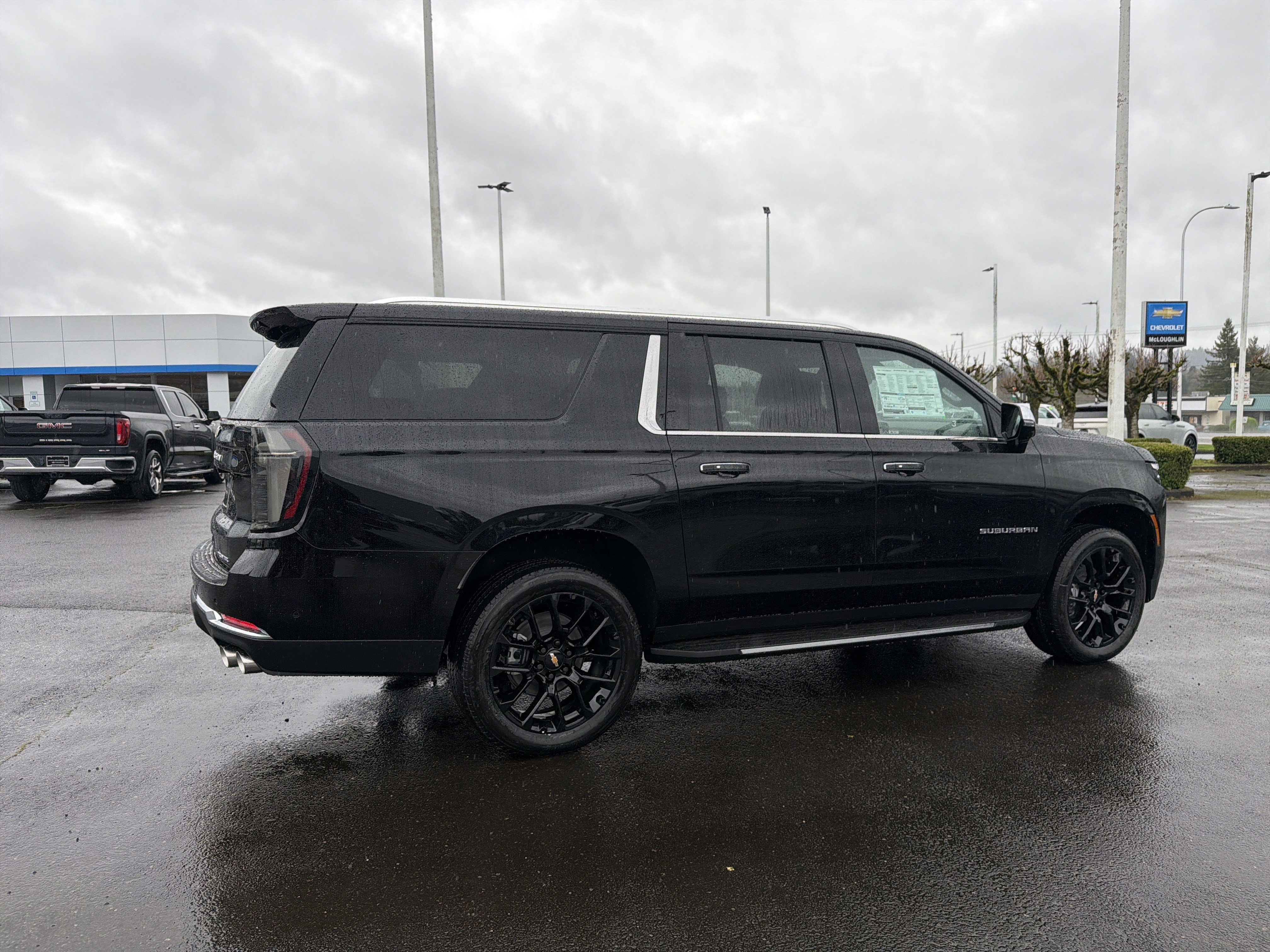 New 2026 Chevrolet Suburban Premier image 6