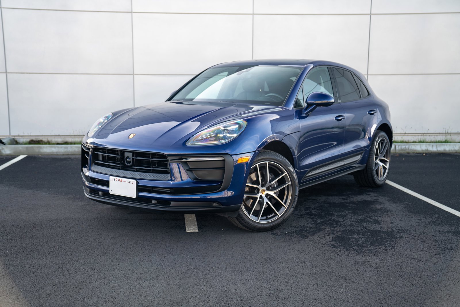 Certified 2024 Porsche Macan image 1