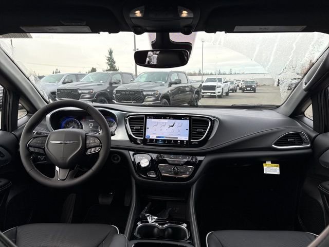 New 2026 Chrysler Pacifica Limited image 12