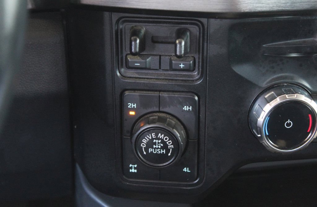 Used 2024 Ford F250 Lariat w/ Lariat Ultimate Package AWD/4WD image 41