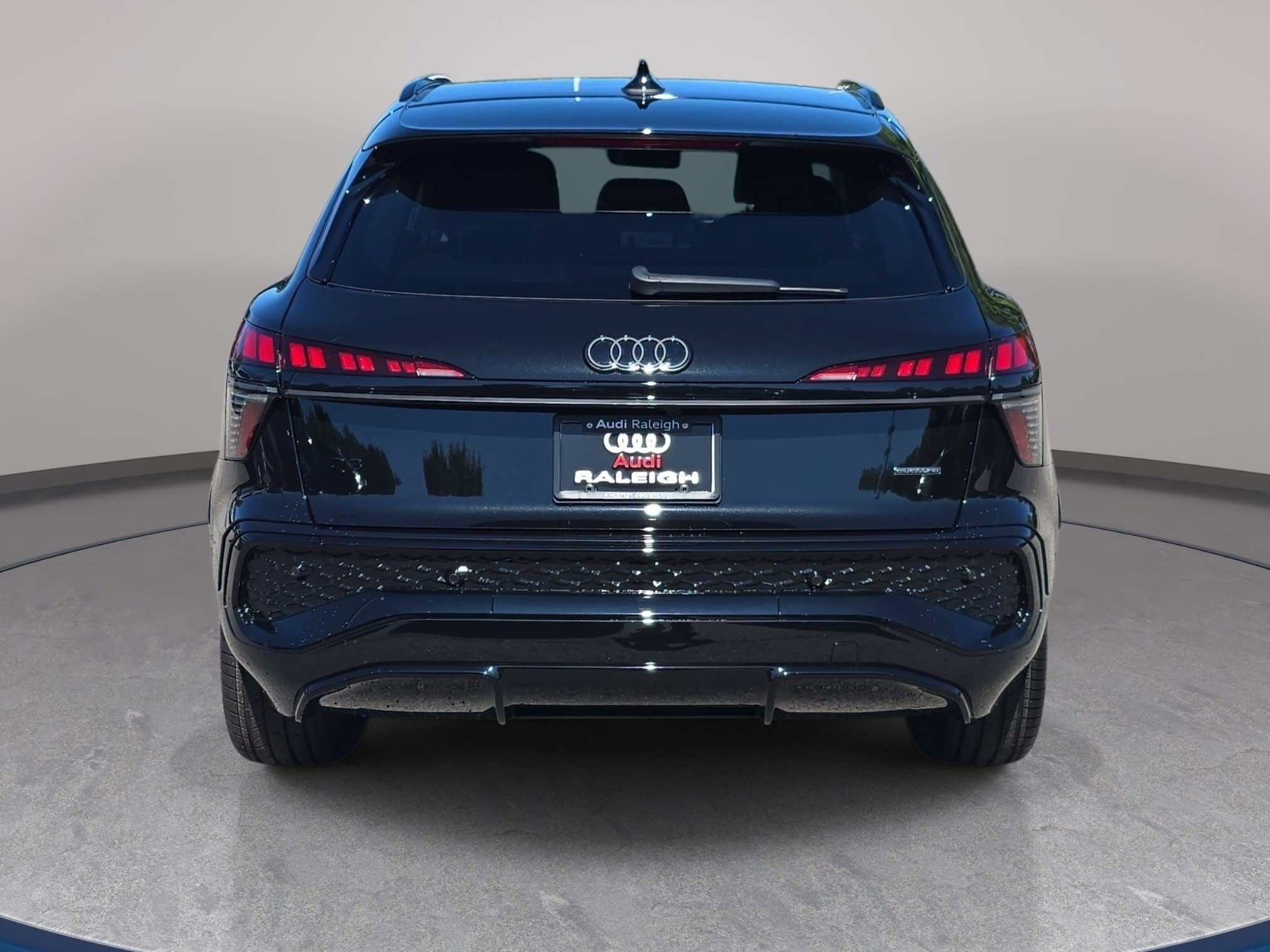 New 2026 Audi Q3 quattro 2.0T AWD/4WD image 7