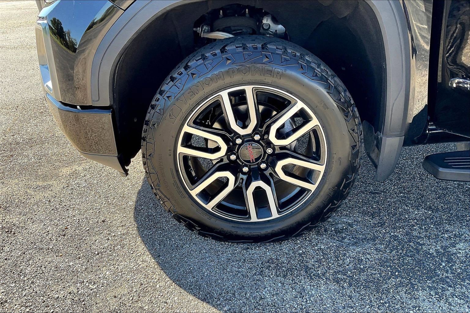 Used 2019 GMC Sierra 1500 AT4 w/ AT4 Premium Package image 9