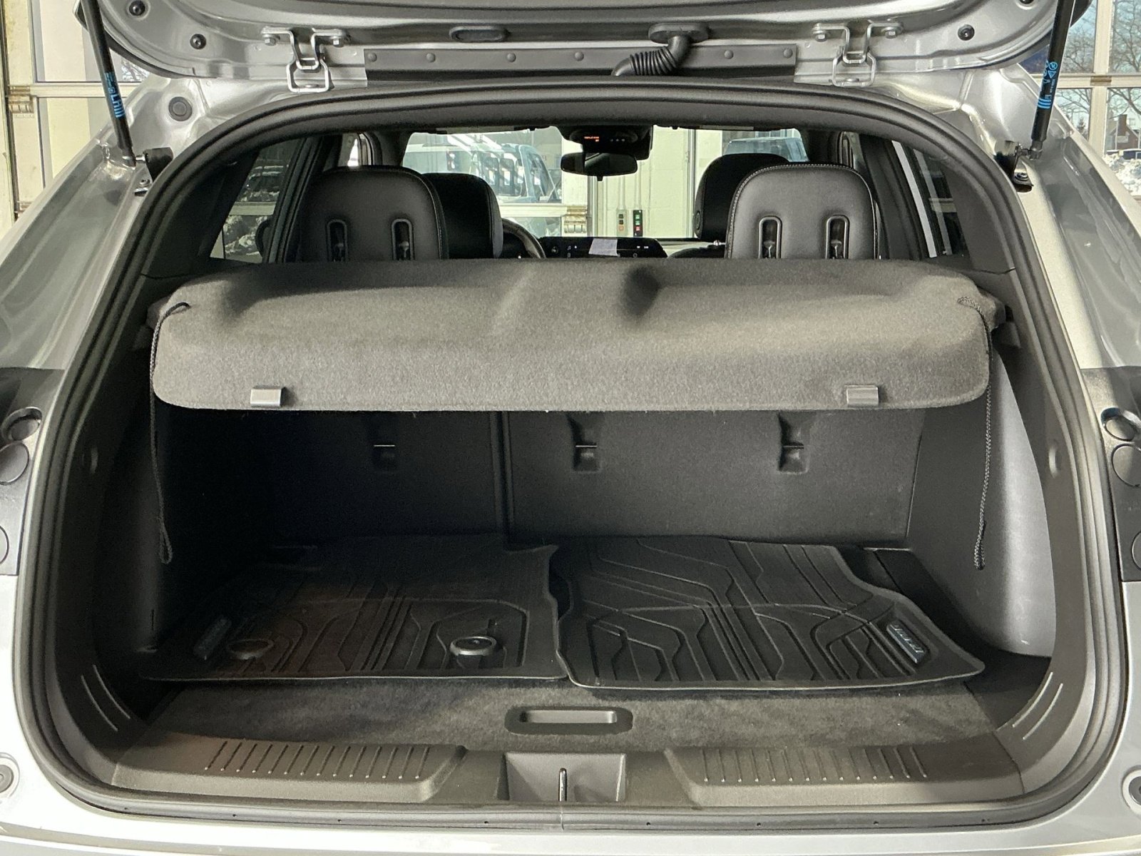 Used 2025 Chevrolet Trax RS w/ Sunroof Package image 32