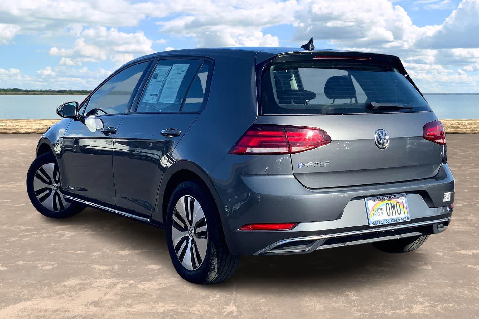 Used 2019 Volkswagen e-Golf SE w/ Driver Assistance Package FWD image 4