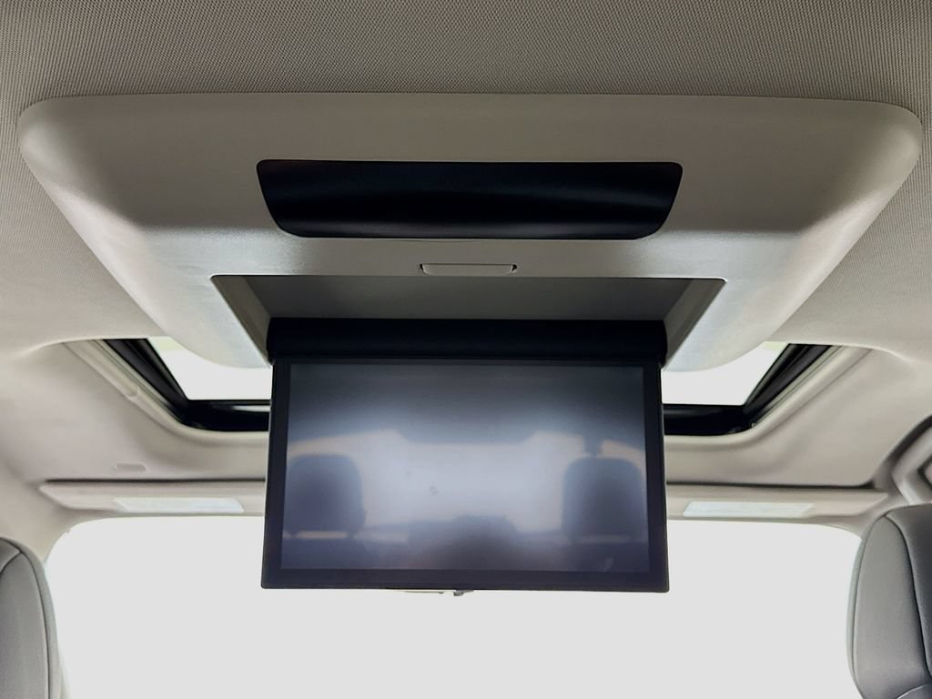 Used 2024 Toyota Sienna Limited AWD/4WD image 26