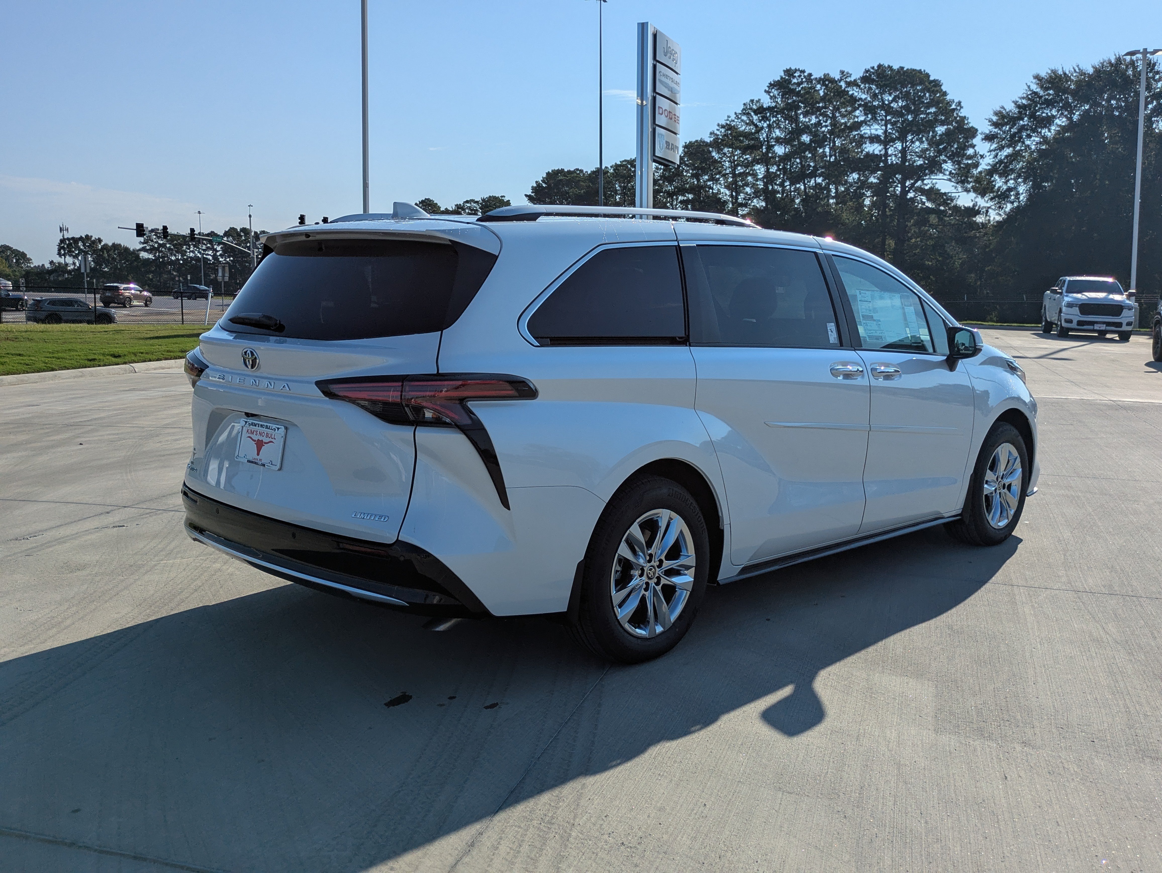 New 2026 Toyota Sienna Limited AWD/4WD image 5