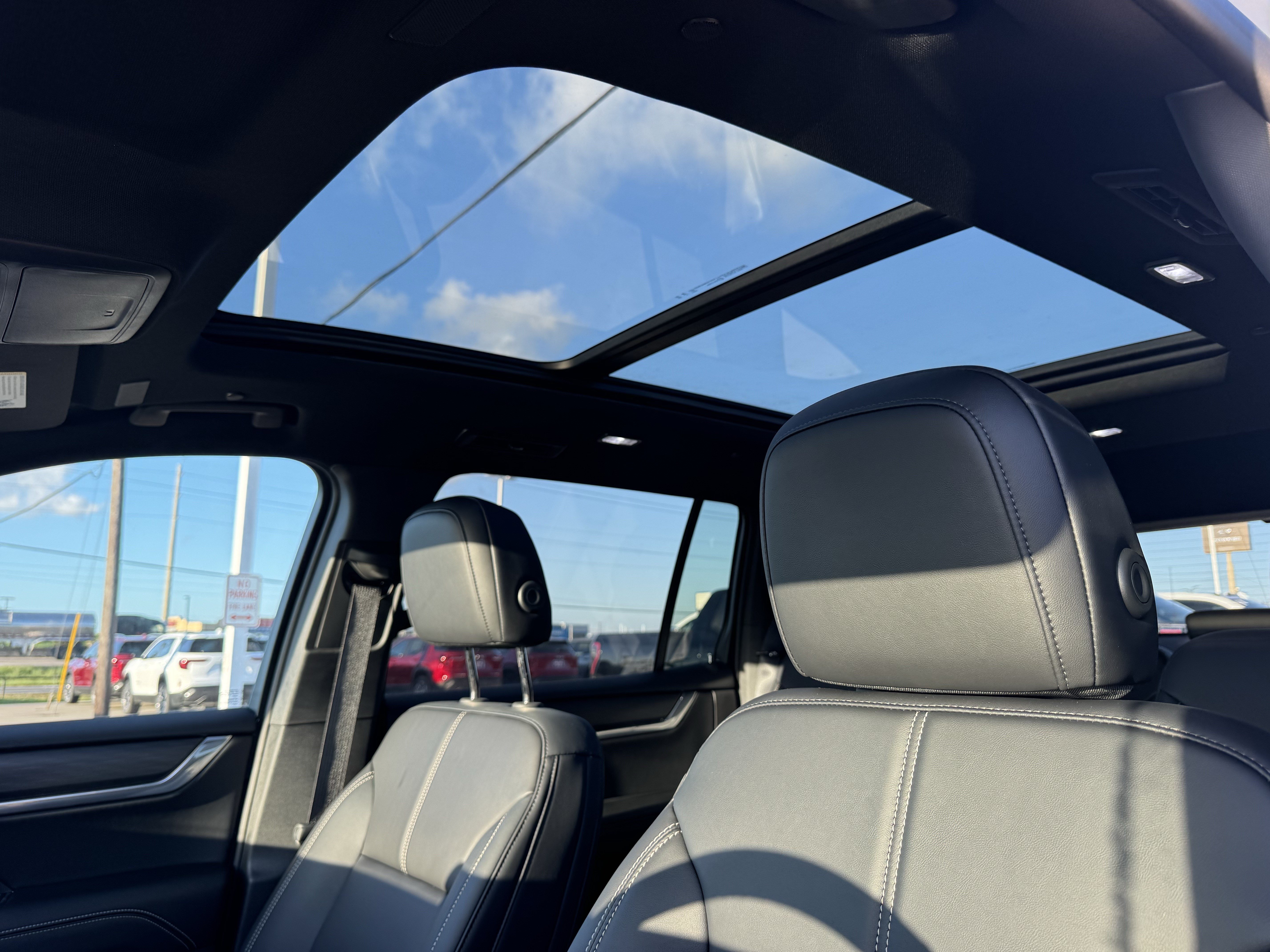 New 2026 GMC Acadia Elevation w/ Elevation Premium Package FWD image 19
