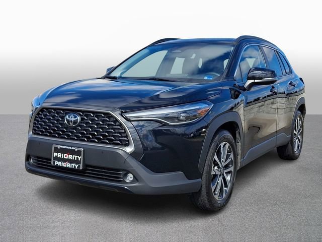 Used 2024 Toyota Corolla Cross XLE w/ Convenience Package image 1