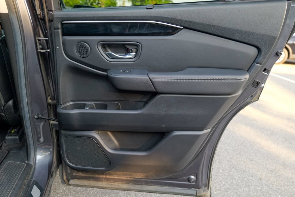 Used 2025 Honda Pilot EX-L image 31