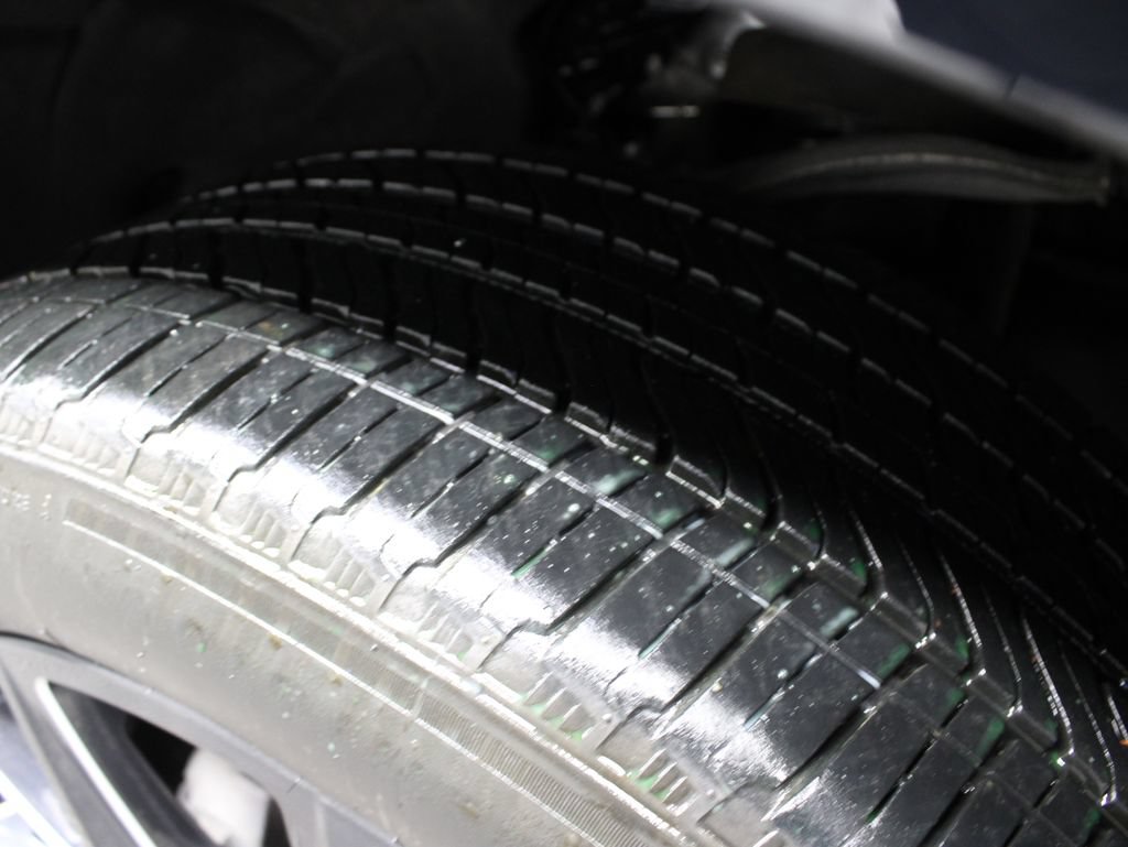 Used 2023 GMC Yukon Denali w/ LPO, Floor Liner Package AWD/4WD image 9