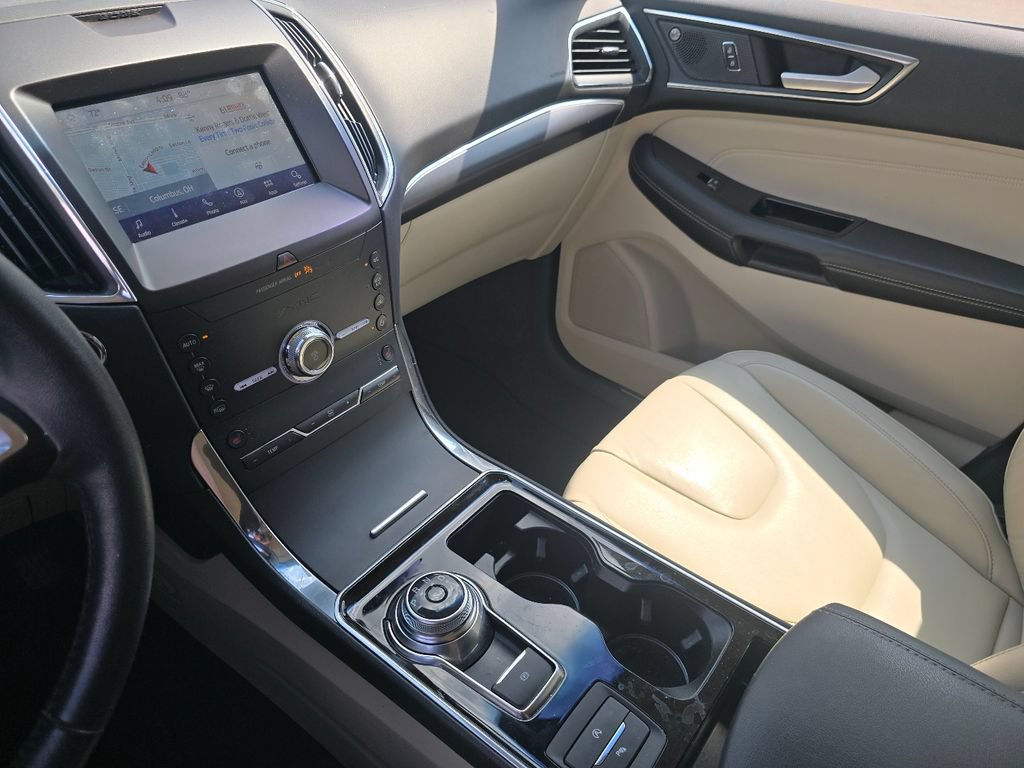 Used 2020 Ford Edge Titanium FWD image 29