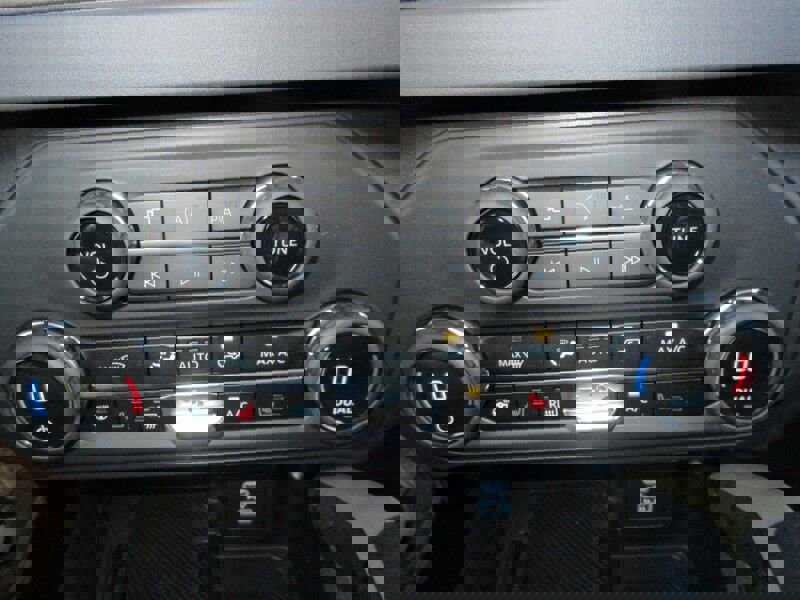 New 2025 Ford Bronco Badlands image 28