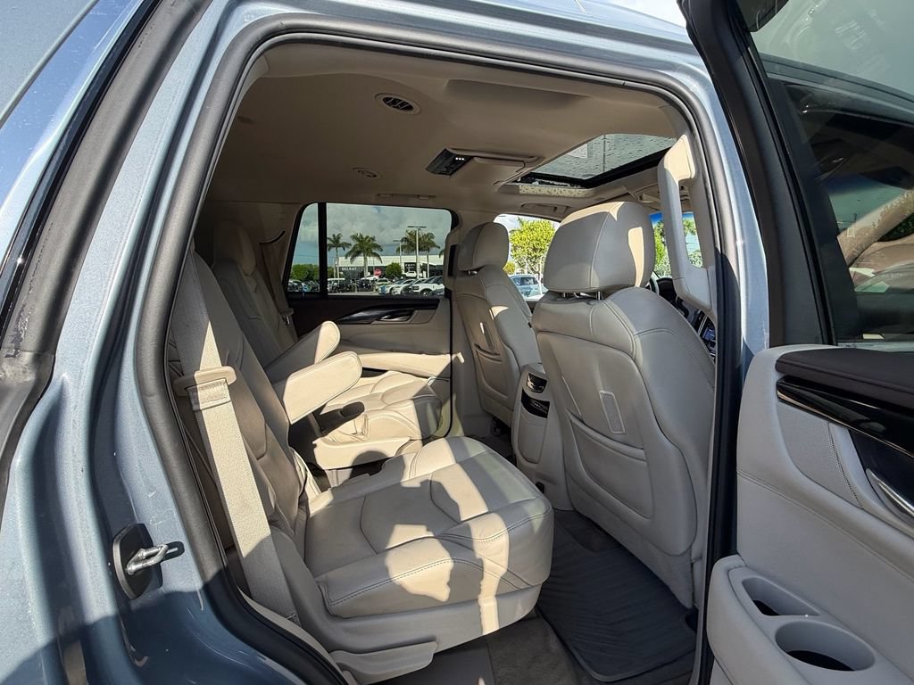 Used 2016 Cadillac Escalade Premium AWD/4WD image 17