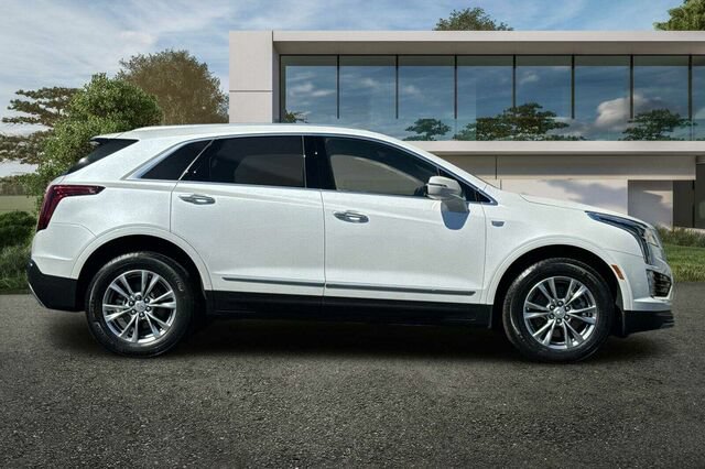 Certified 2023 Cadillac XT5 Premium Luxury w/ LPO, Floor Liner Package AWD/4WD image 3