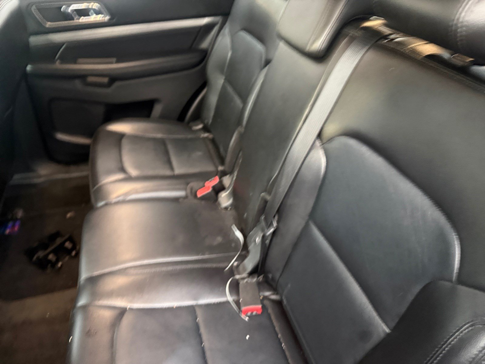 Used 2018 Ford Explorer XLT w/ Equipment Group 202A AWD/4WD image 17