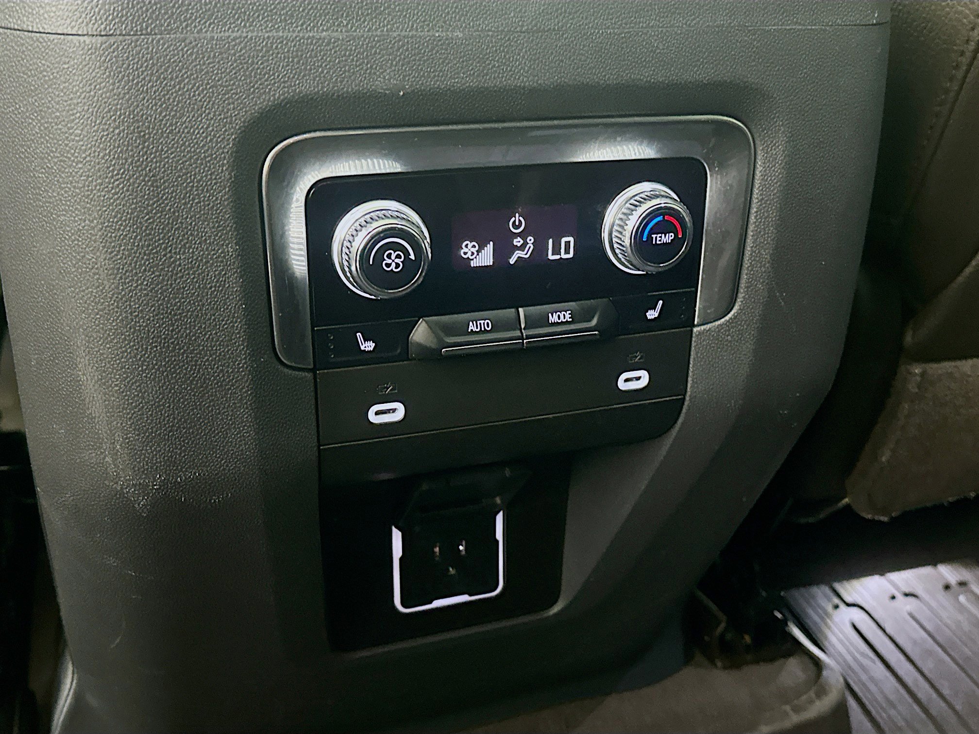 Used 2021 GMC Yukon XL Denali w/ Advanced Technology Package image 28