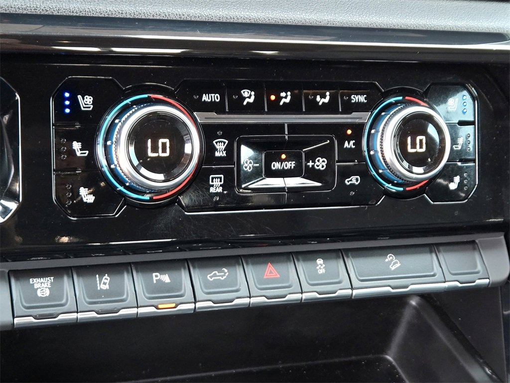 Used 2024 GMC Sierra 2500 AT4 w/ AT4 Premium Plus Package image 21