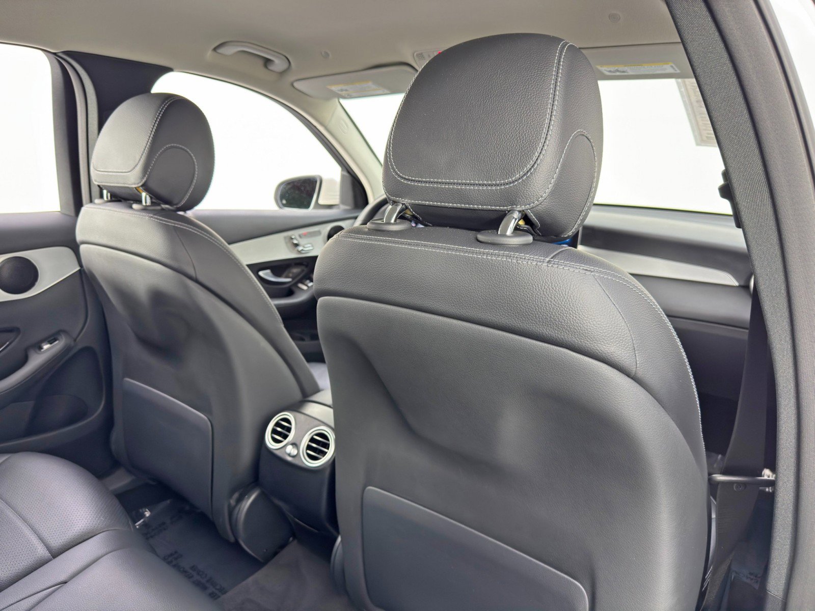 Used 2021 Mercedes-Benz GLC 300 image 35