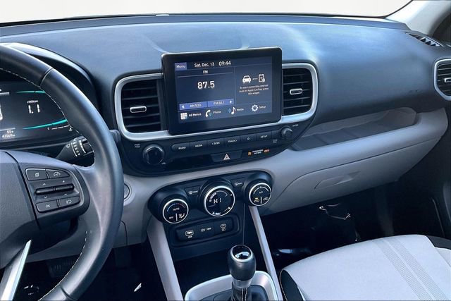 Used 2024 Hyundai Venue SEL image 9