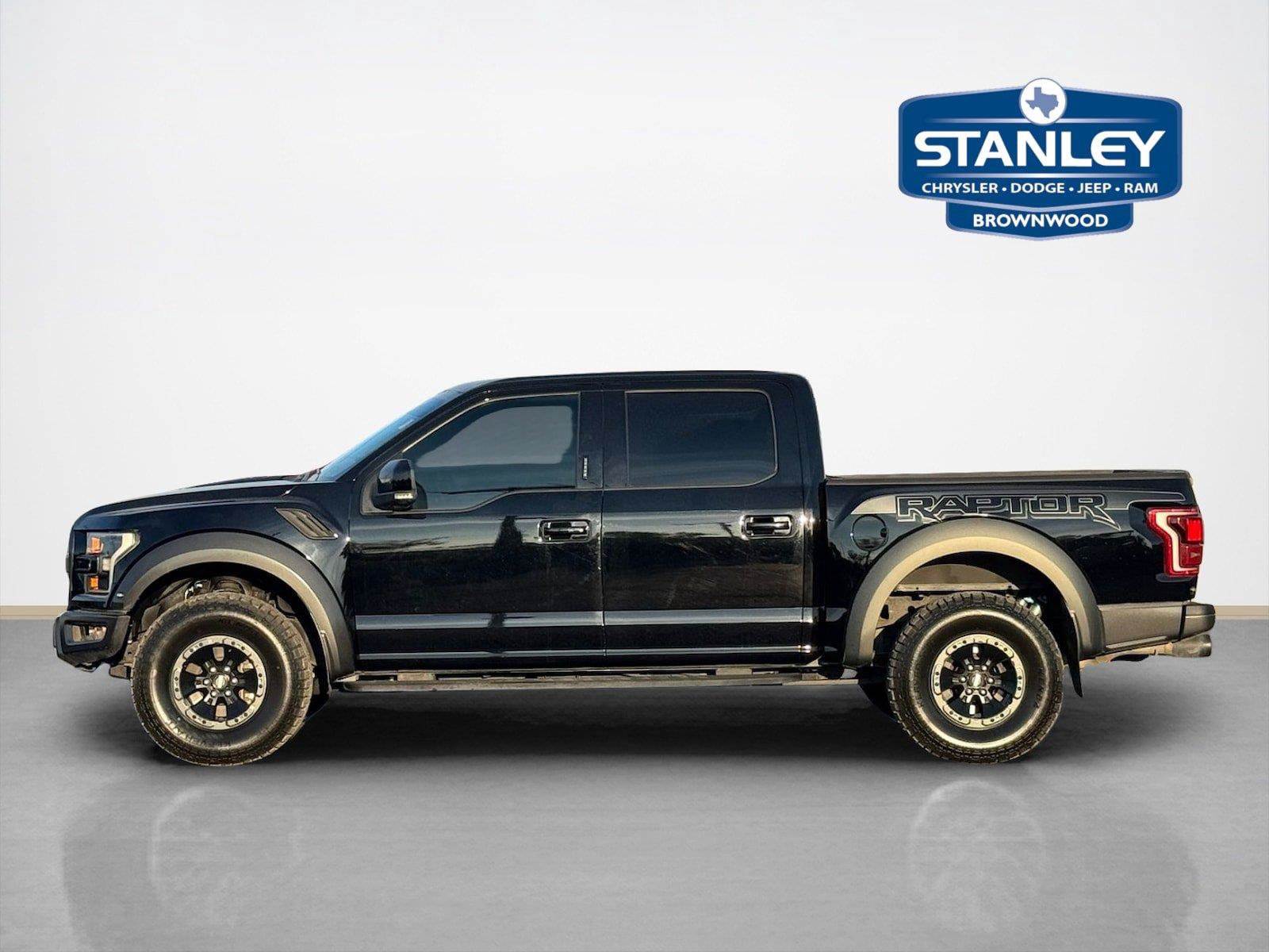 Used 2017 Ford F150 Raptor w/ Equipment Group 802A Luxury AWD/4WD image 4